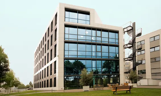 New SEGGER building with solar facade